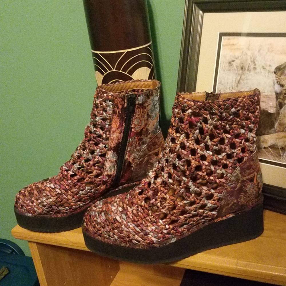 Jeffrey Campbell x free people size 7 ankle boots